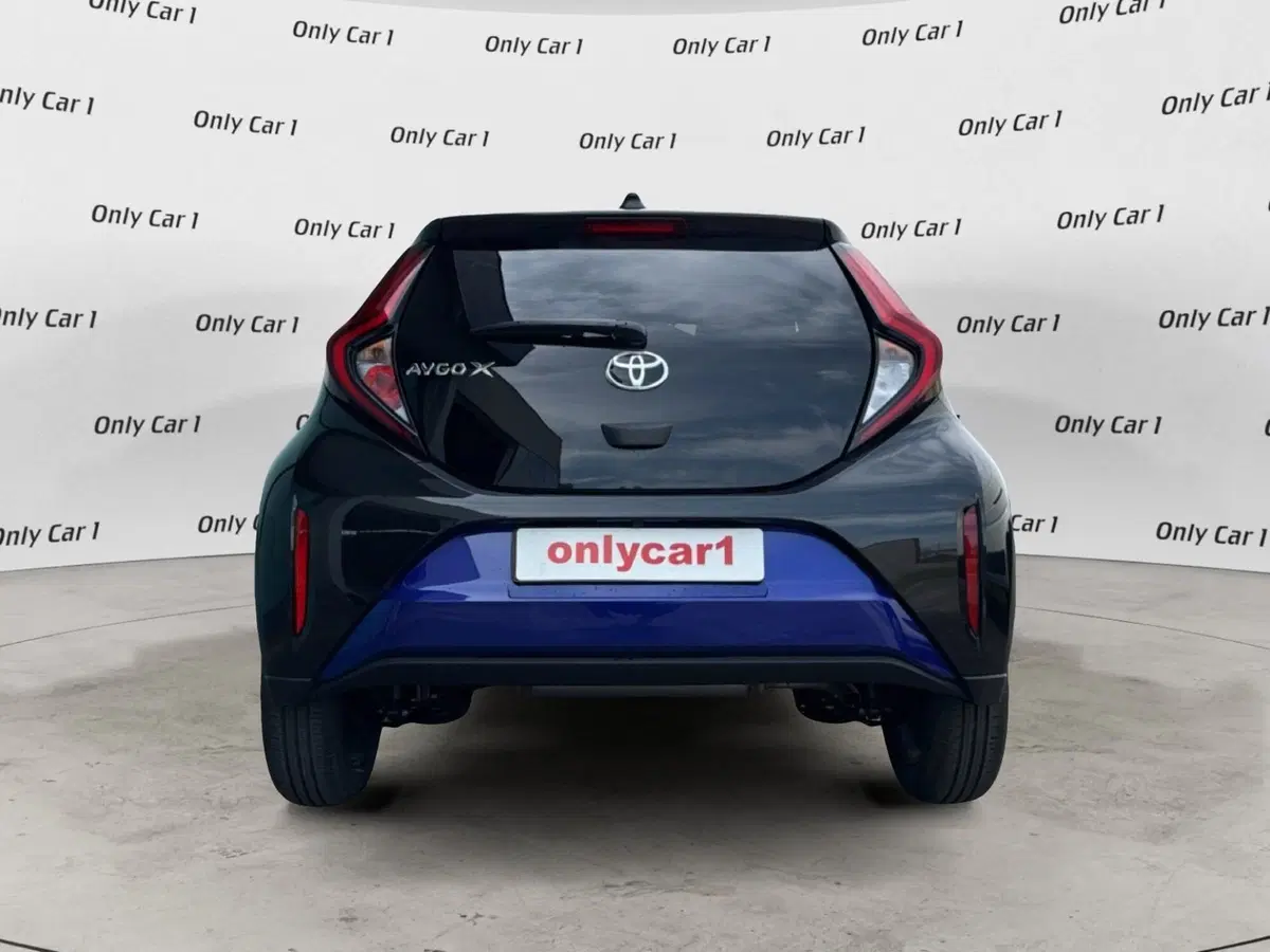 Toyota Aygo X nuova a Ferrara (4)