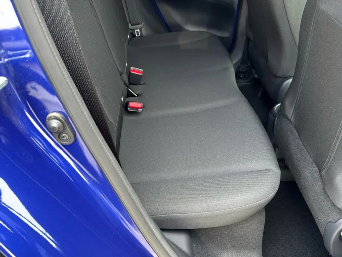 Toyota Aygo X nuova a Ferrara (8)