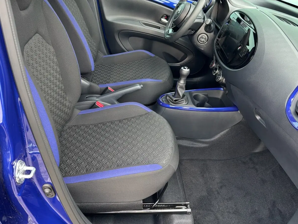 Toyota Aygo X nuova a Ferrara (9)