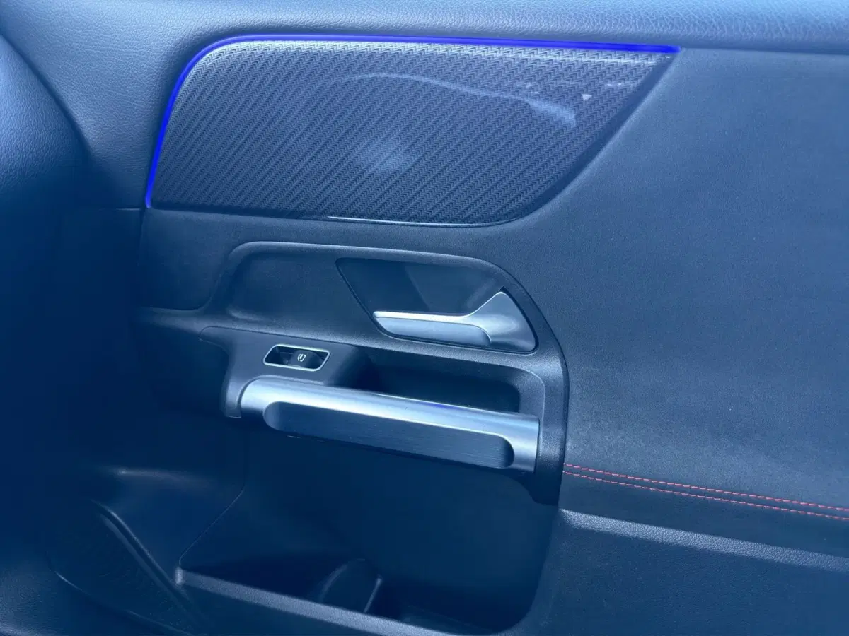 Mercedes-Benz GLB usata a Cosenza (17)