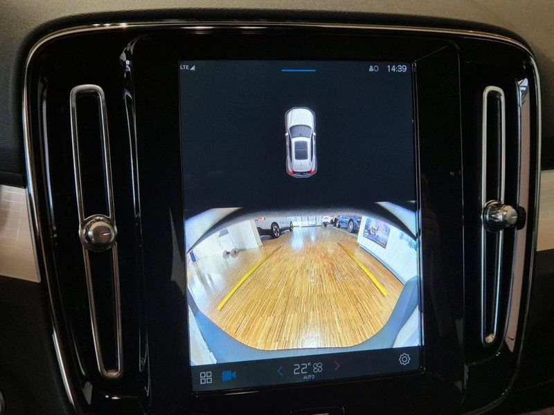 Volvo XC40 usata a Como (7)