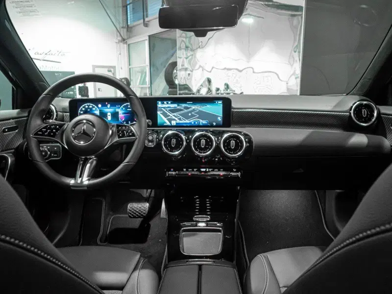 Mercedes-Benz Classe A Sedan nuova a Ancona (16)