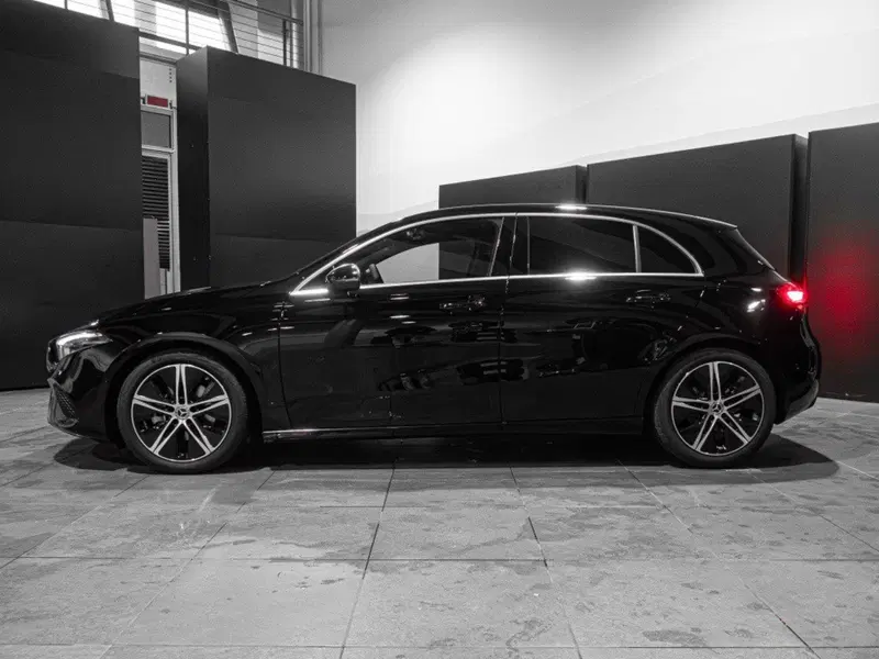 Mercedes-Benz Classe A Sedan nuova a Ancona (2)