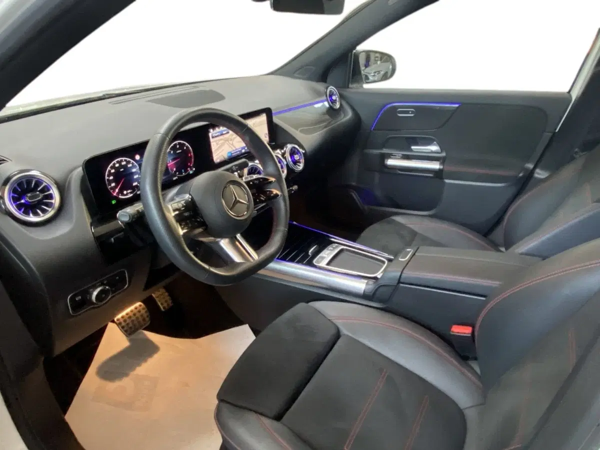 Mercedes-Benz GLA SUV usata a Napoli (11)