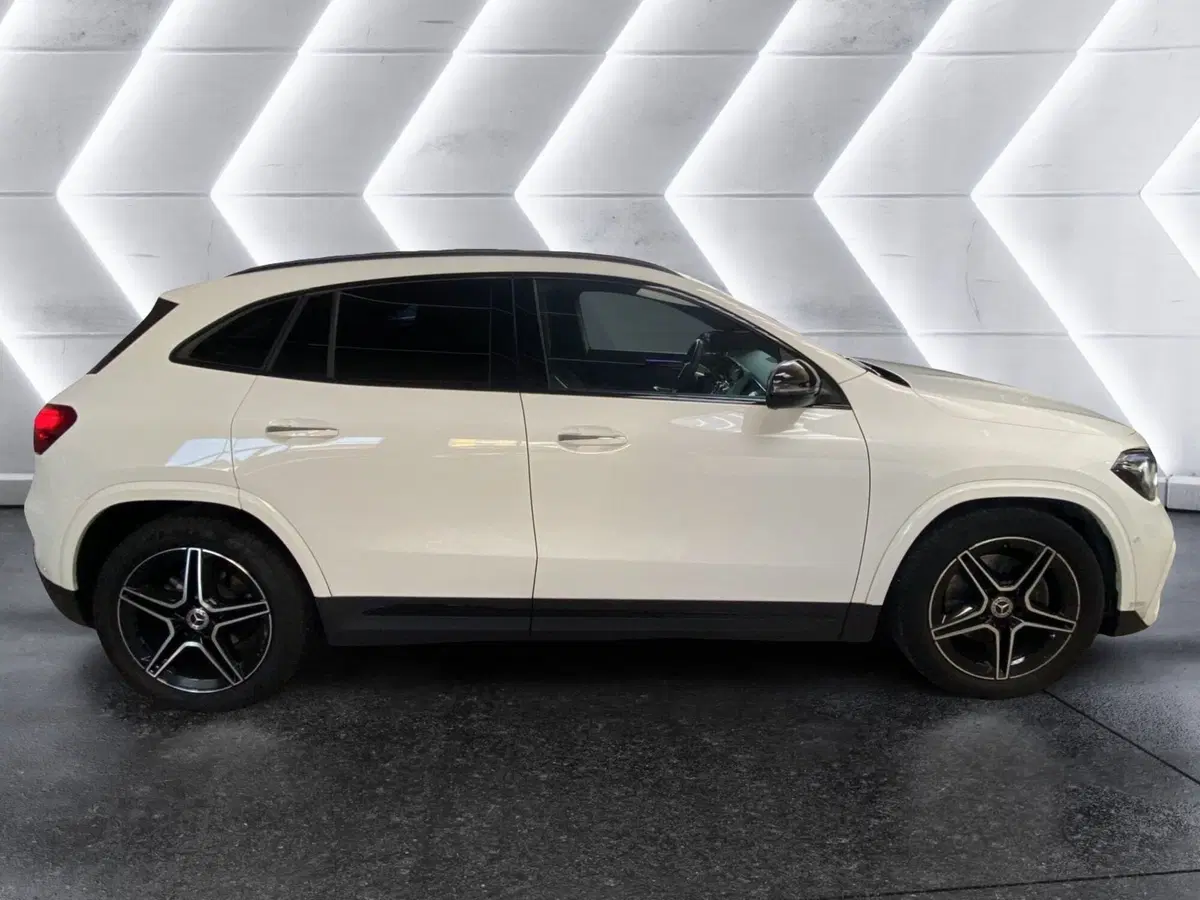 Mercedes-Benz GLA SUV usata a Napoli (4)