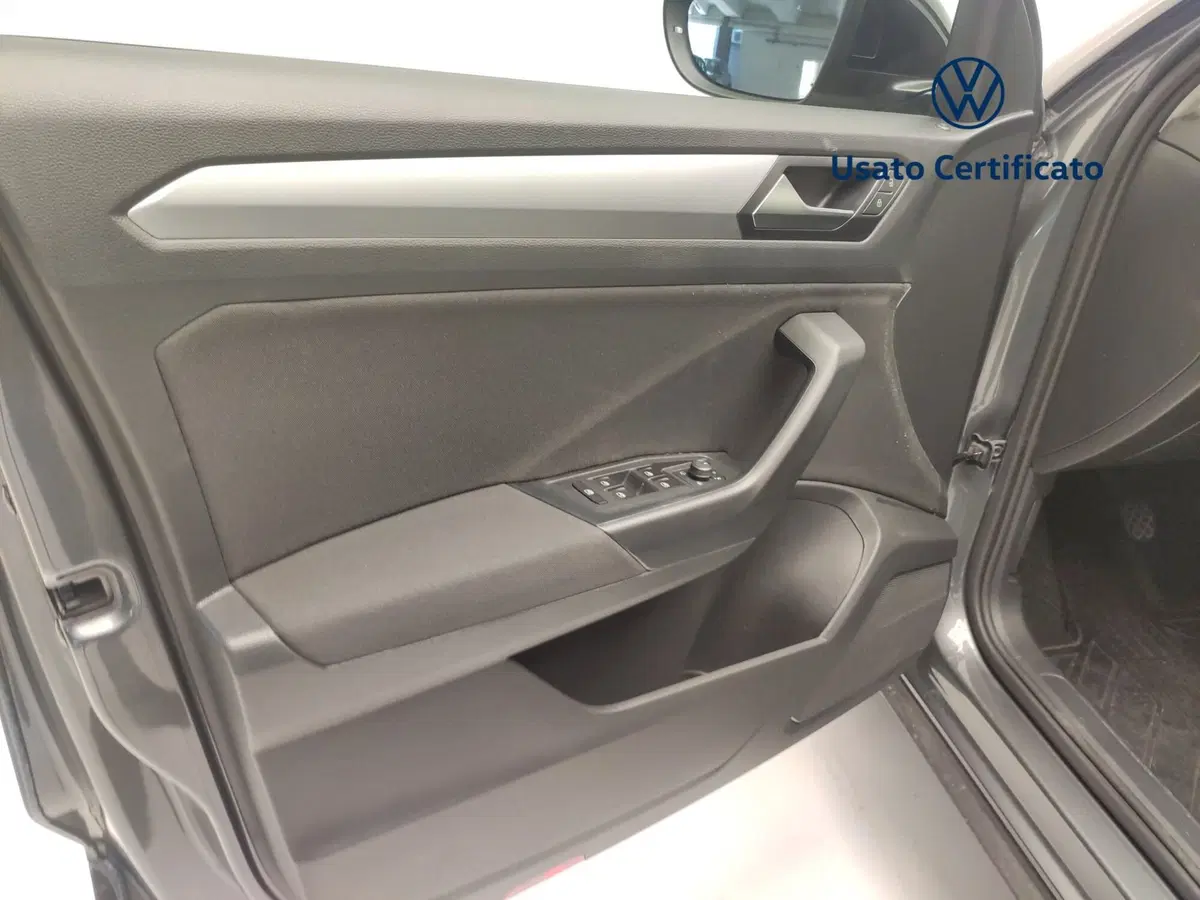 Volkswagen Taigo usata a Avellino (17)