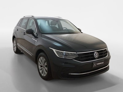 Volkswagen Tiguan 2.0 TDI SCR Life del 2022 usata a Torino