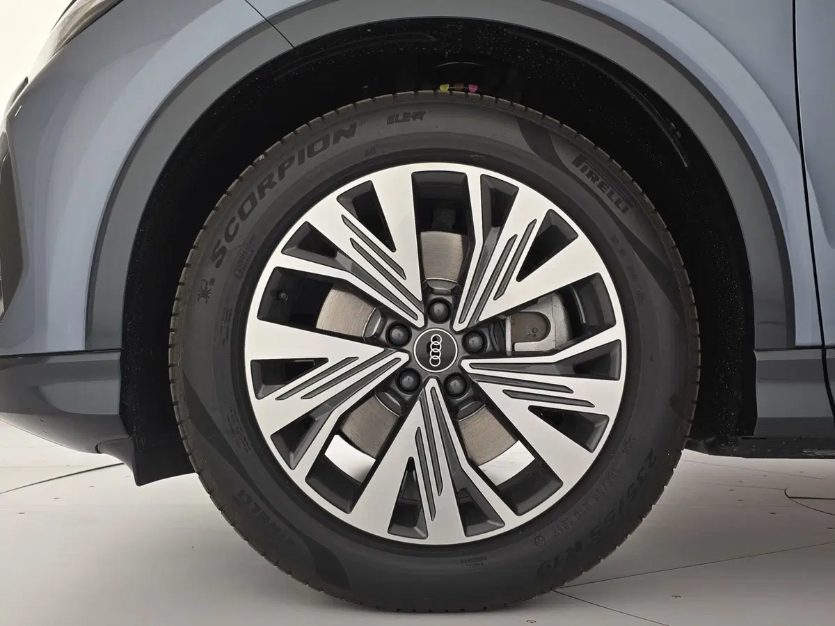 Audi Q4 Sportback usata a Alessandria (7)