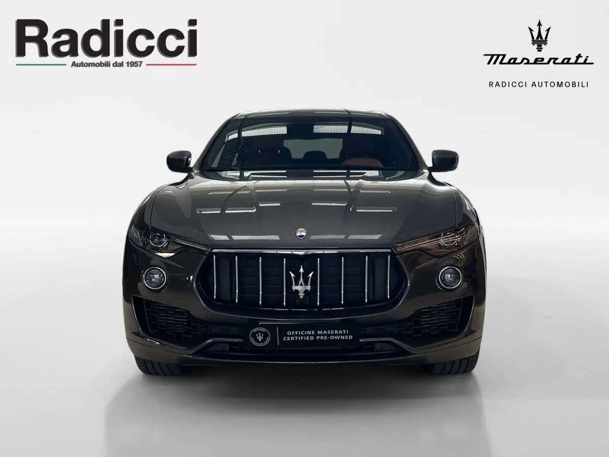 Maserati Levante usata a Bari (10)