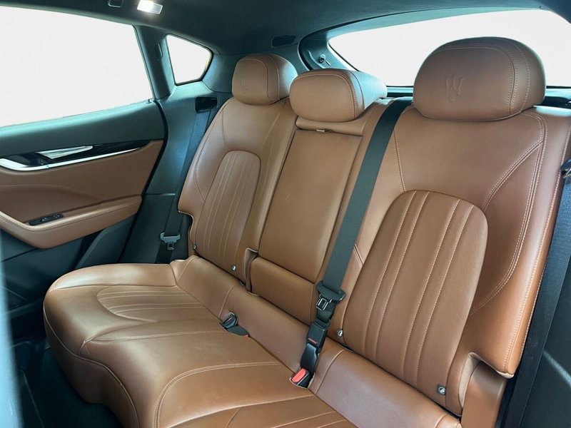 Maserati Levante usata a Bari (13)