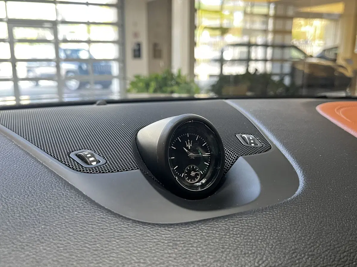 Maserati Levante usata a Bari (19)