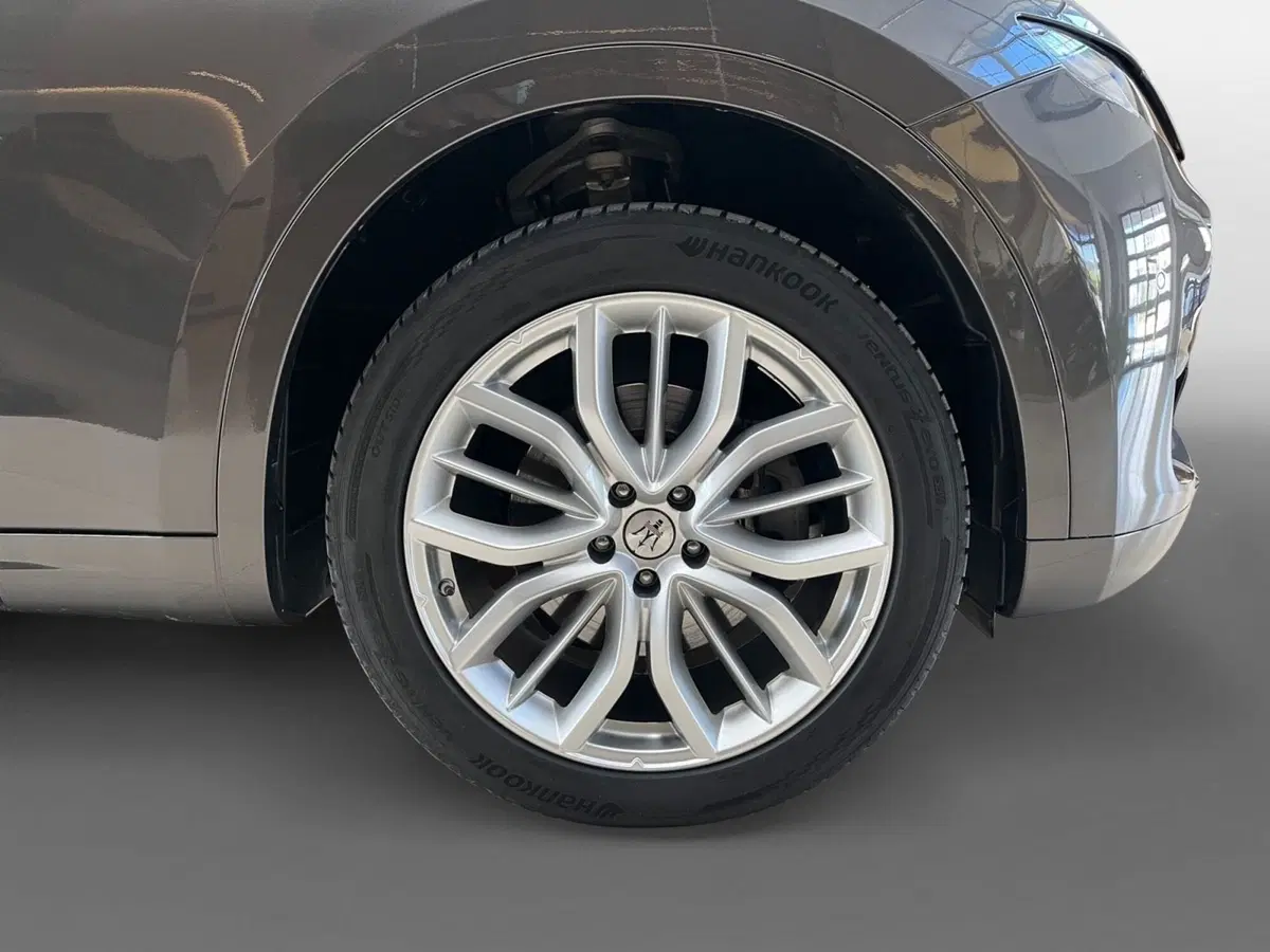 Maserati Levante usata a Bari (20)