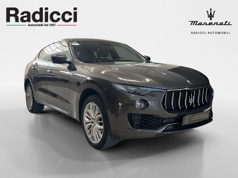 Maserati Levante usata a Bari (3)