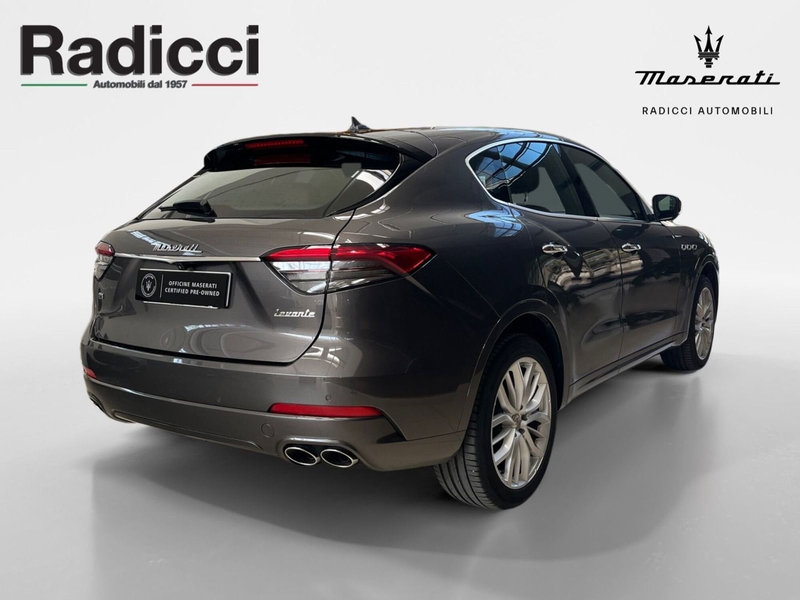 Maserati Levante usata a Bari (4)