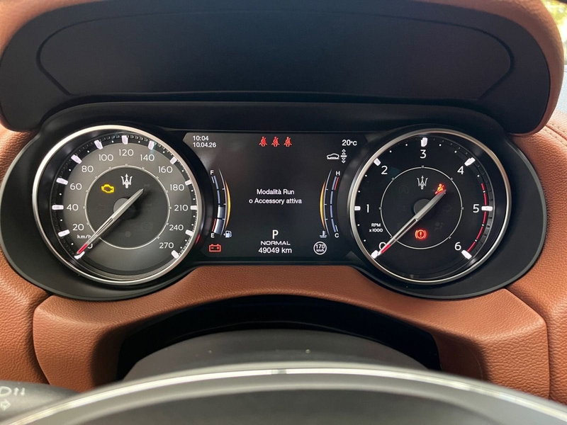Maserati Levante usata a Bari (8)