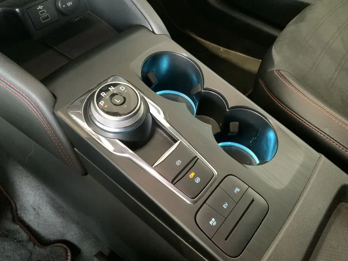 Ford Kuga usata a Vercelli (12)