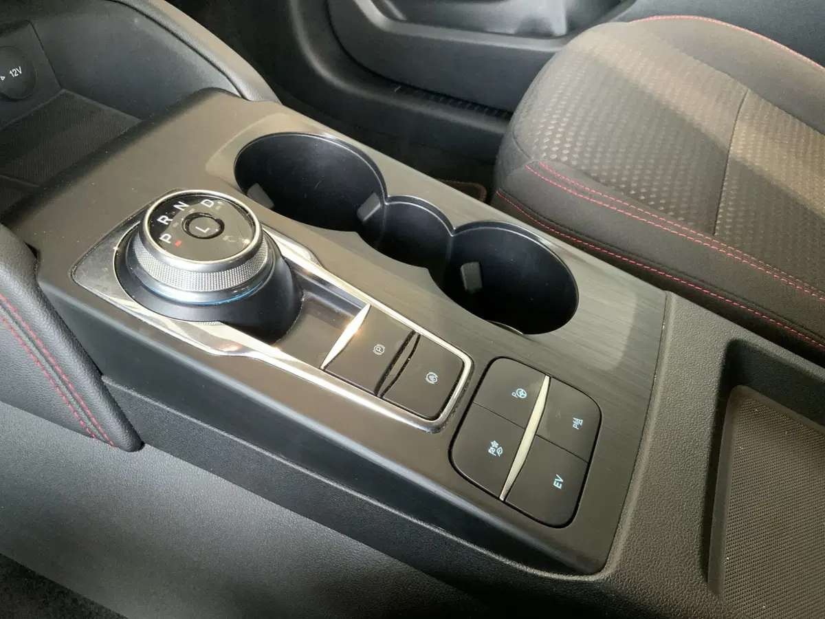 Ford Kuga usata a Vercelli (7)