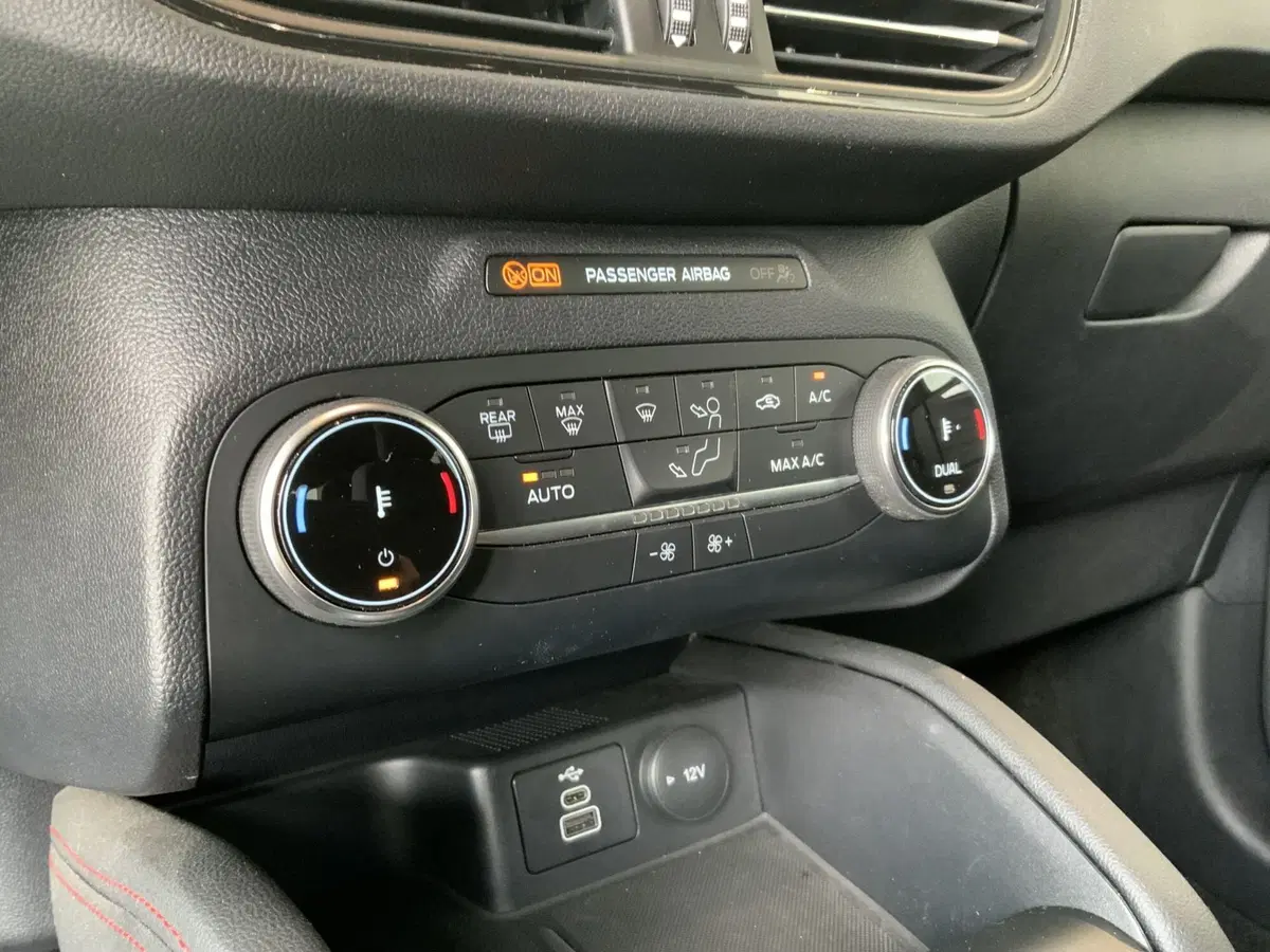 Ford Kuga usata a Vercelli (8)