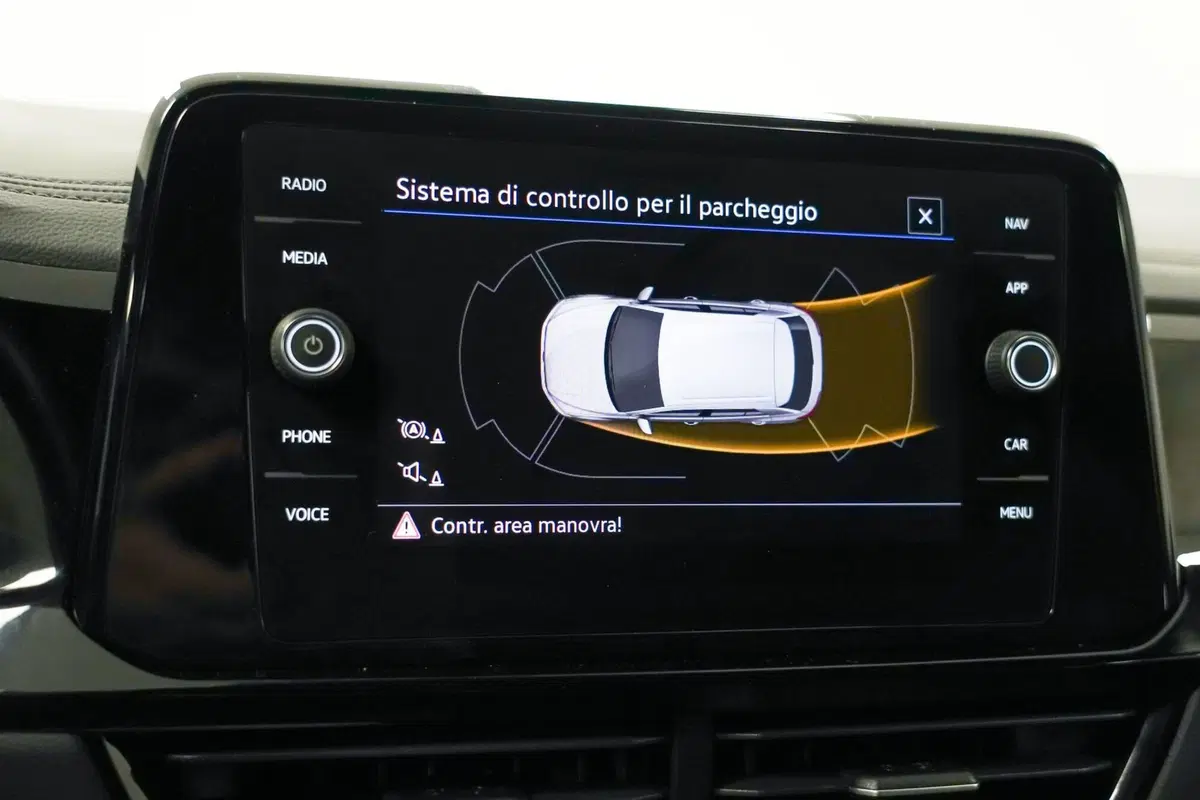 Volkswagen T-Roc usata a Varese (16)