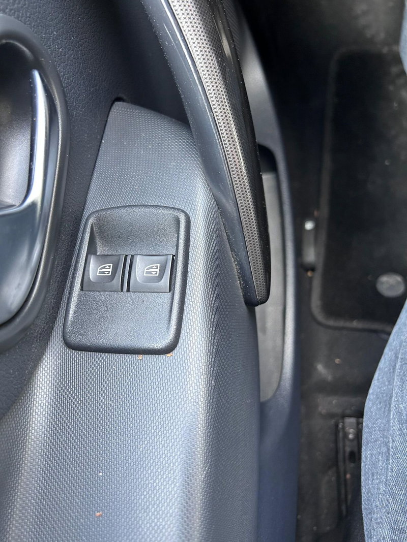 Dacia Sandero usata a Firenze (12)