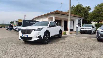 Peugeot 2008 PureTech 100 S&amp;S Allure Pack del 2022 usata a Empoli