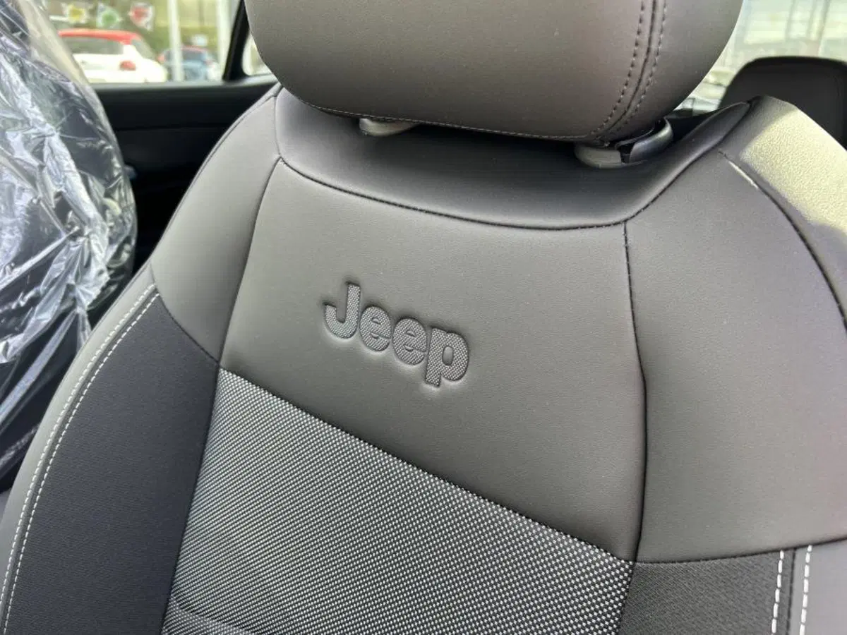 Jeep Avenger nuova a Cuneo (10)
