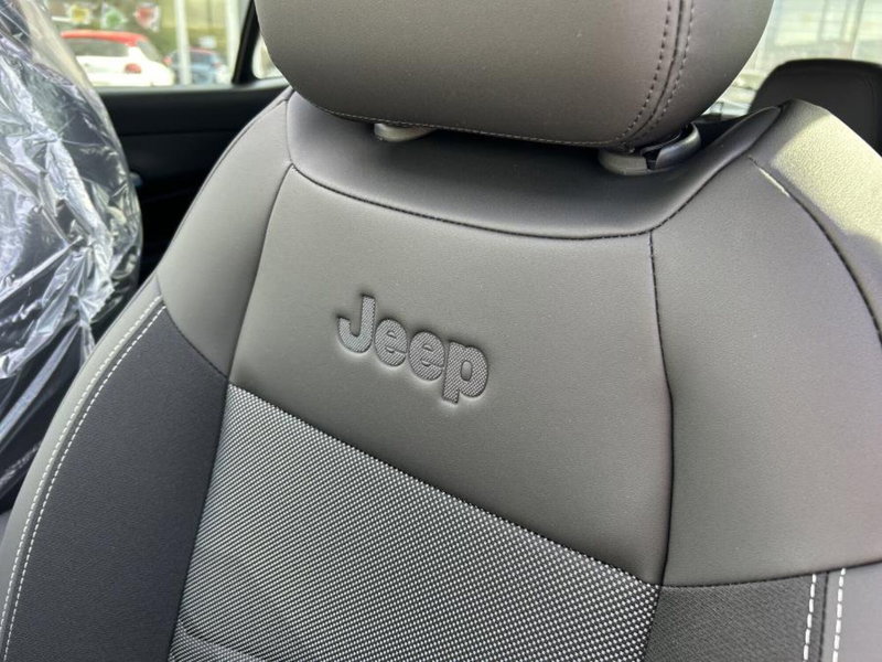 Jeep Avenger nuova a Cuneo (10)