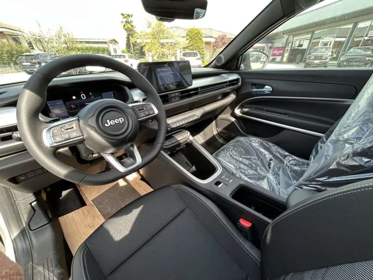 Jeep Avenger nuova a Cuneo (8)