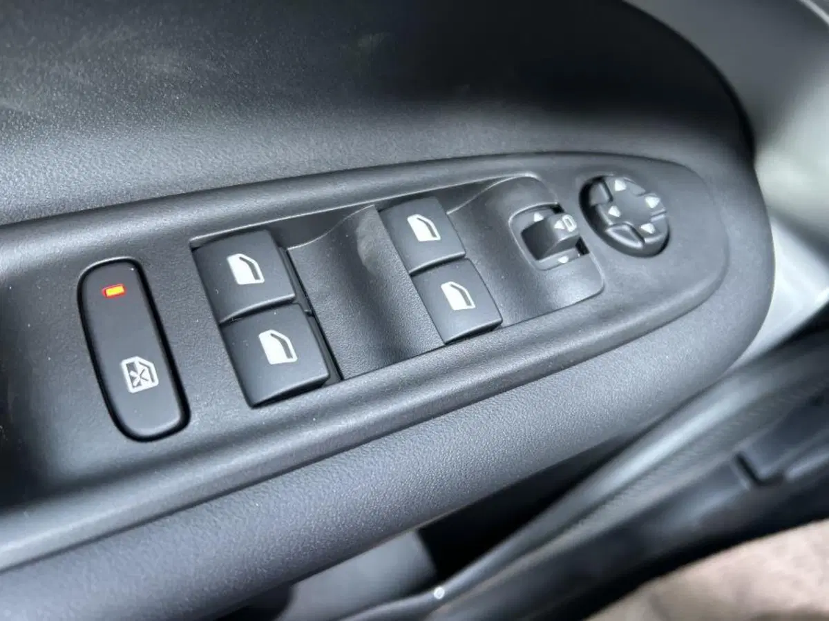 Jeep Avenger nuova a Cuneo (19)