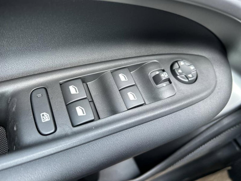 Jeep Avenger nuova a Cuneo (19)