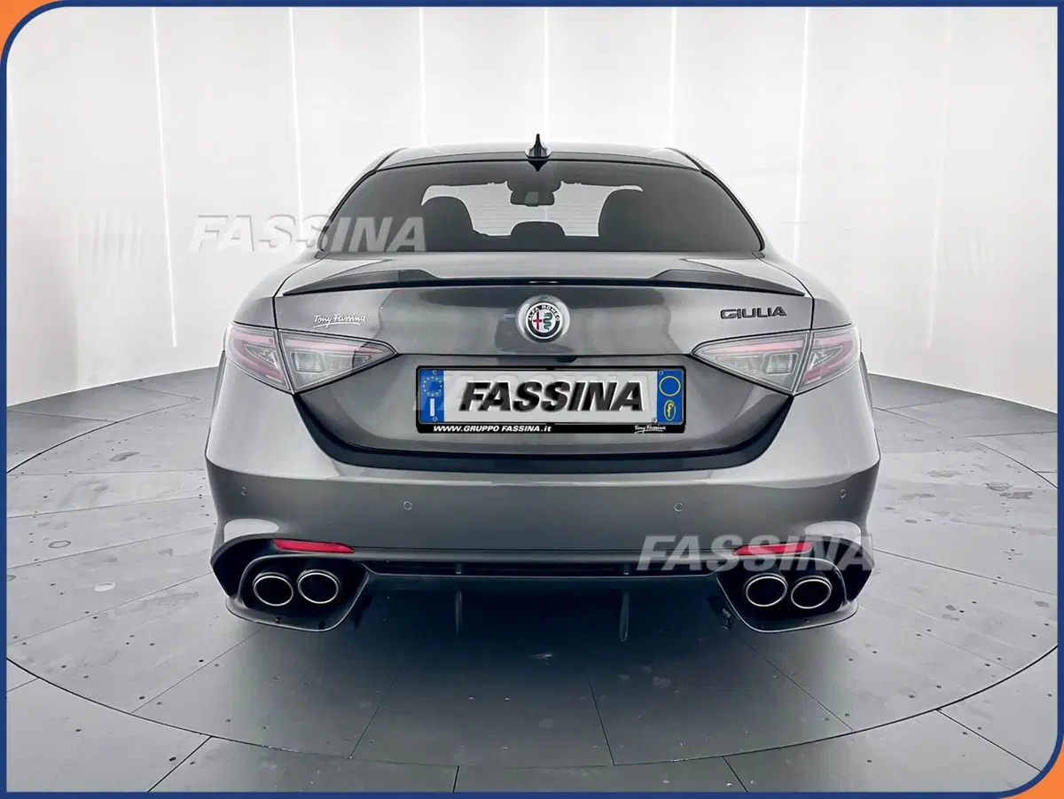 Alfa Romeo Giulia usata a Milano (5)