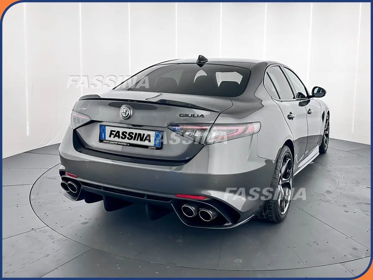 Alfa Romeo Giulia usata a Milano (6)
