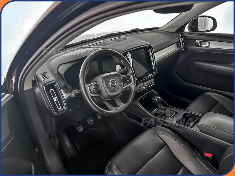 Volvo XC40 usata a Milano (9)