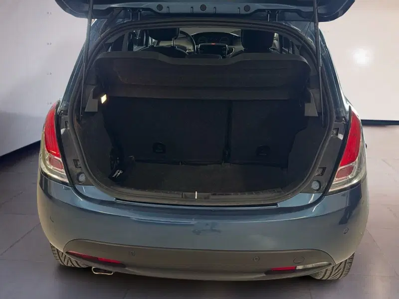 Lancia Ypsilon usata a Arezzo (11)