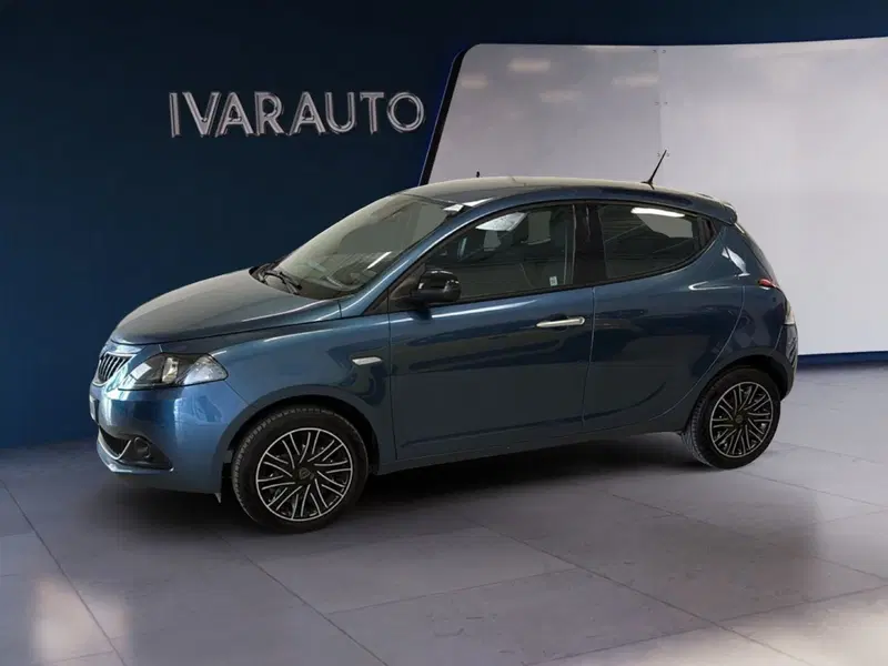 Lancia Ypsilon usata a Arezzo (2)