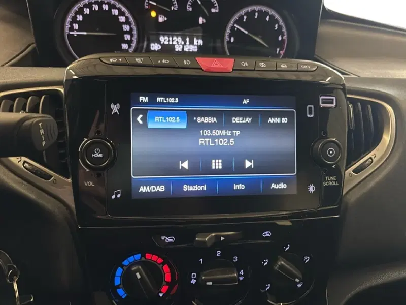 Lancia Ypsilon usata a Arezzo (20)