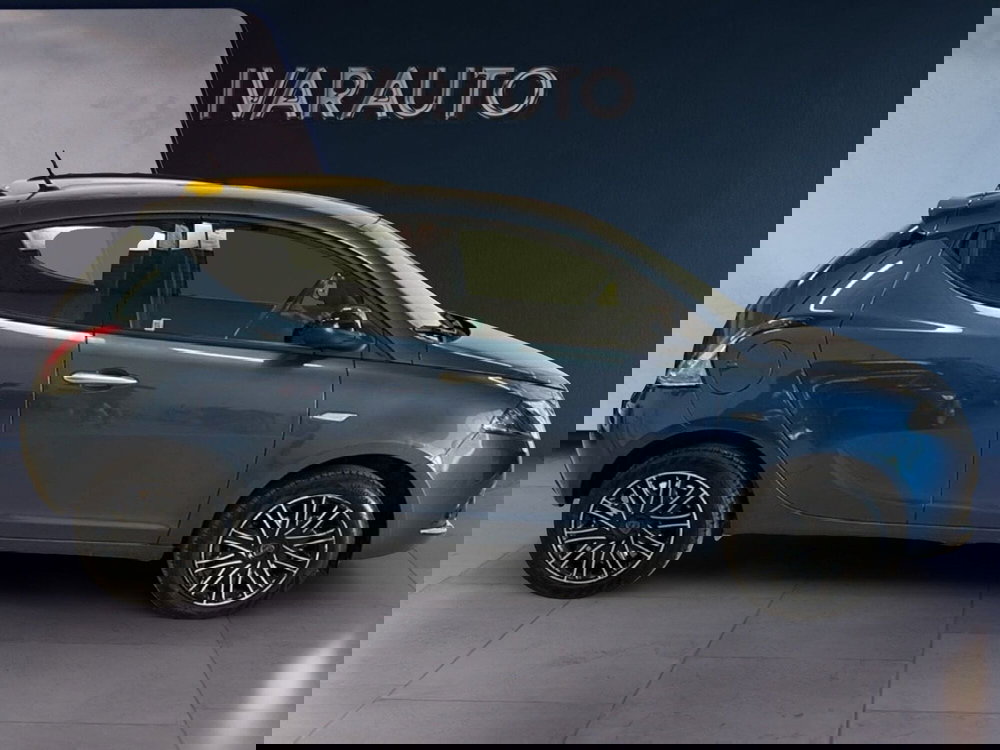 Lancia Ypsilon usata a Arezzo (7)