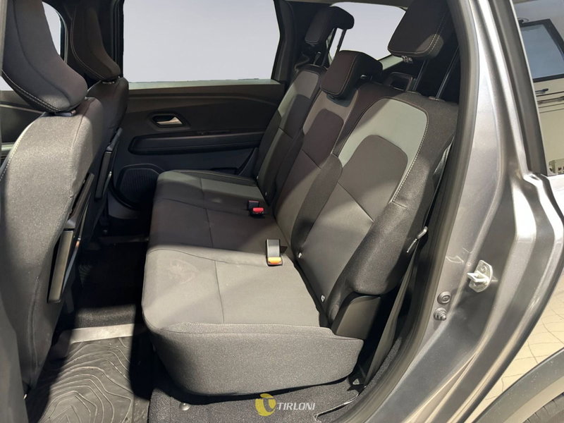 Dacia Jogger usata a Milano (12)