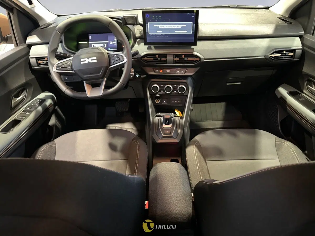 Dacia Jogger usata a Milano (13)