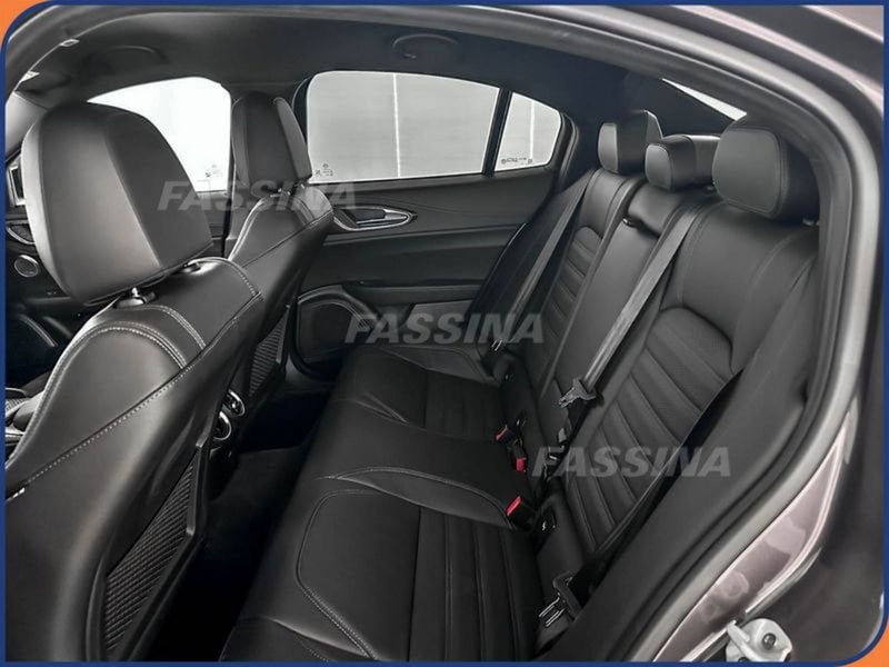Alfa Romeo Giulia usata a Milano (10)