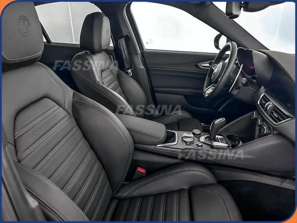 Alfa Romeo Giulia usata a Milano (13)