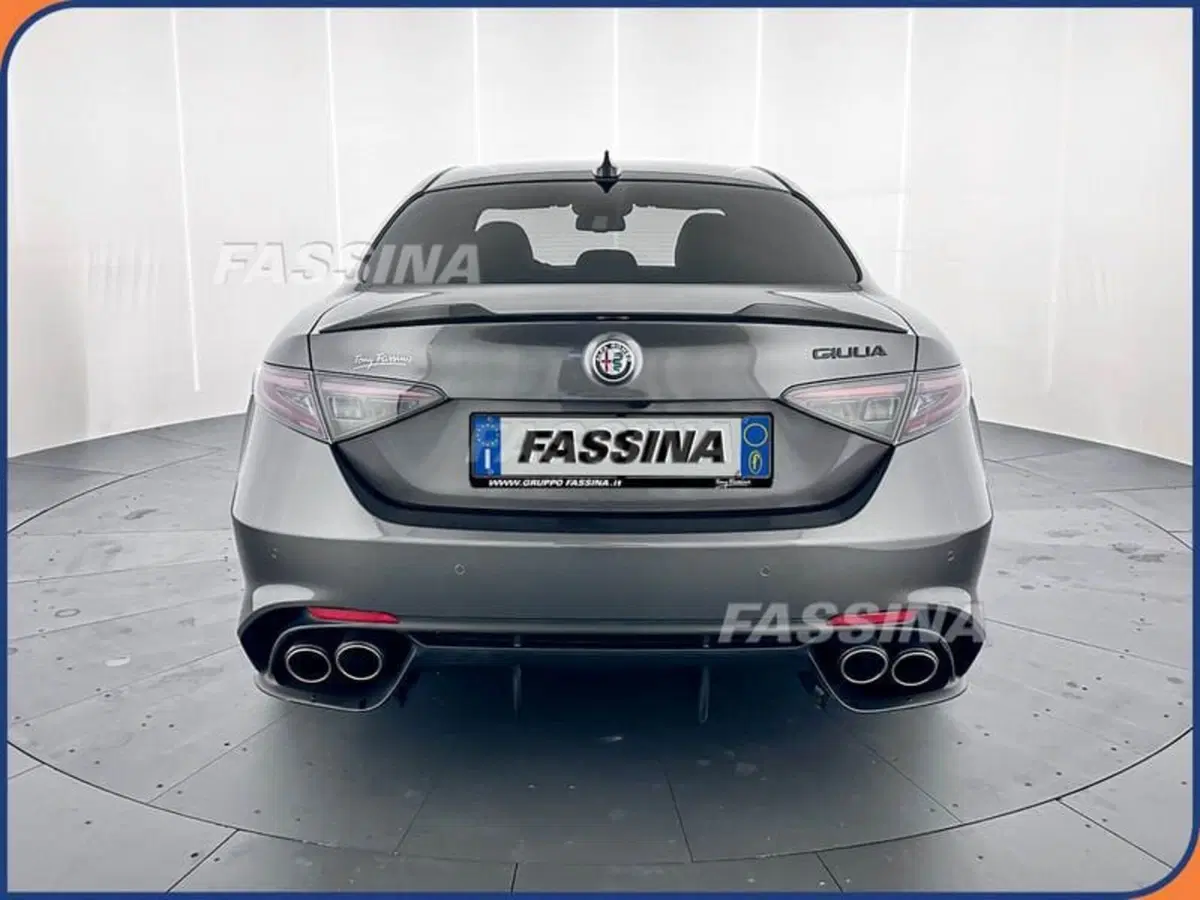 Alfa Romeo Giulia usata a Milano (5)