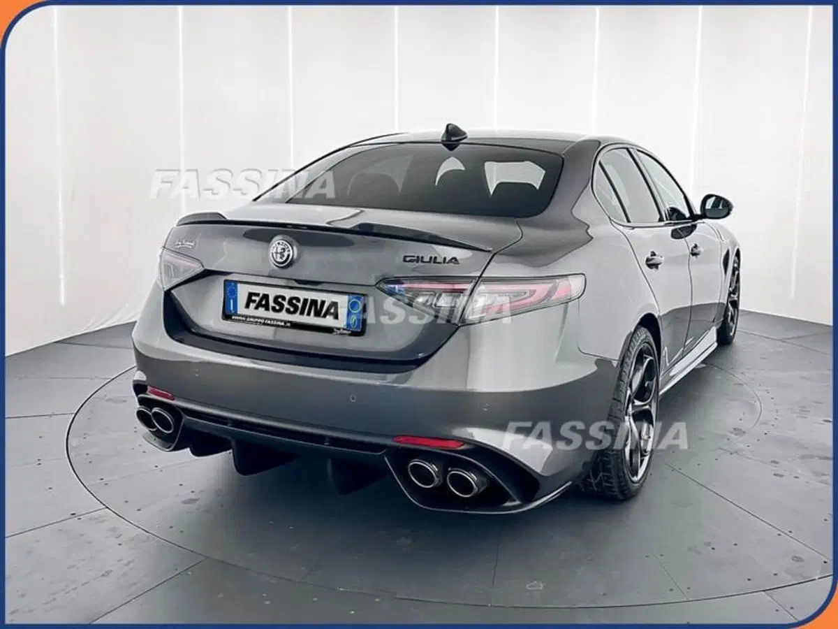 Alfa Romeo Giulia usata a Milano (6)