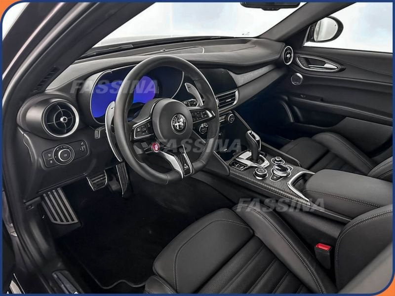 Alfa Romeo Giulia usata a Milano (9)