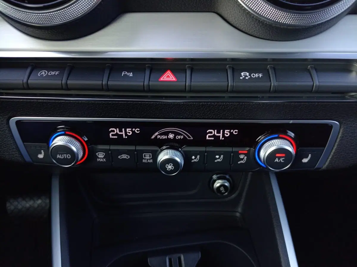 Audi Q2 usata a Bari (8)