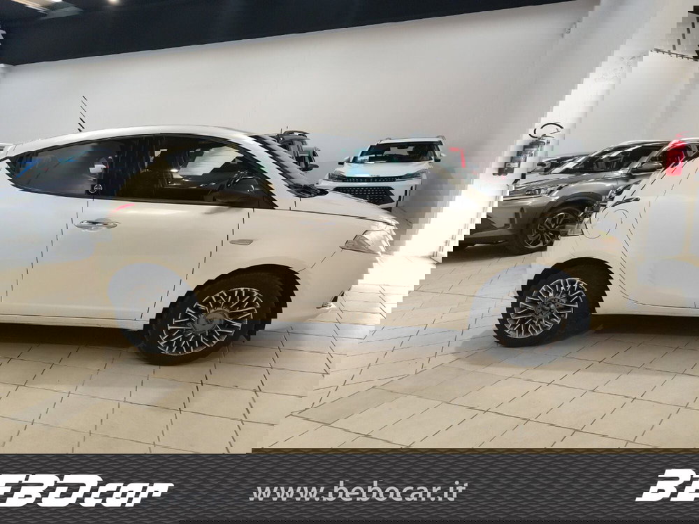 Lancia Ypsilon usata a Torino (19)
