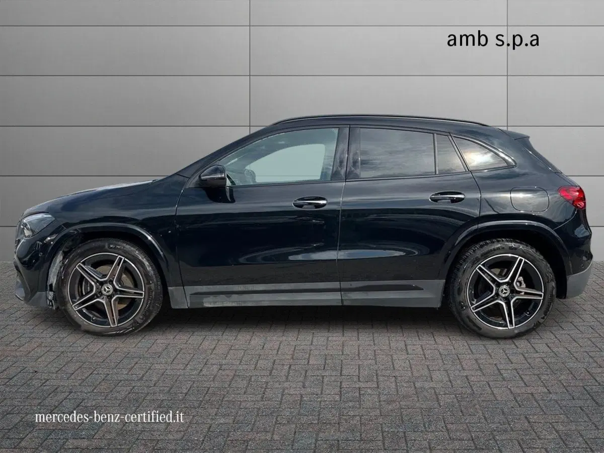 Mercedes-Benz GLA SUV usata a Napoli (6)