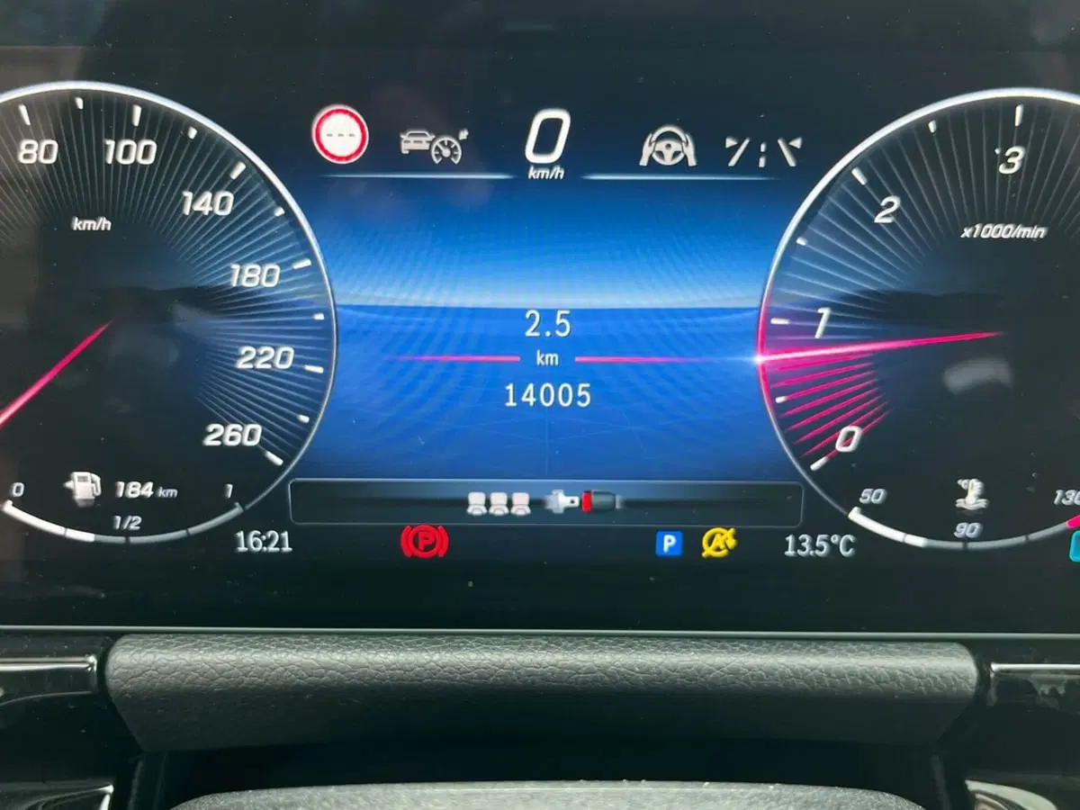 Mercedes-Benz GLA SUV usata a Napoli (9)