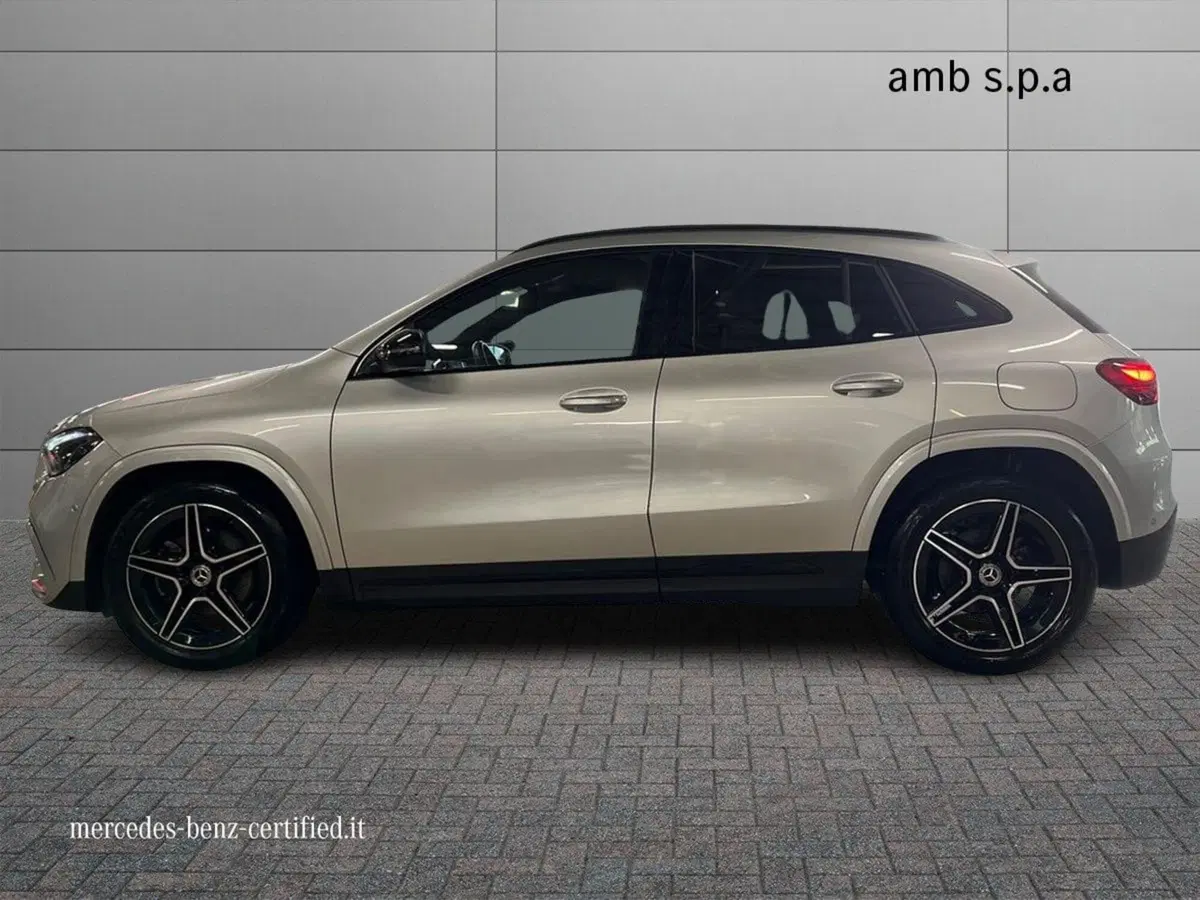 Mercedes-Benz GLA SUV usata a Napoli (6)