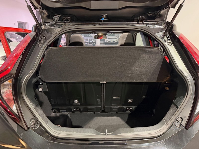 Toyota Aygo X usata a Genova (11)